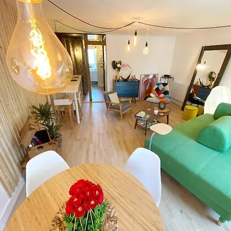 Duplex Lumineux, Colore, Atypique Face Cathedrale Apartment Saint-Brieuc